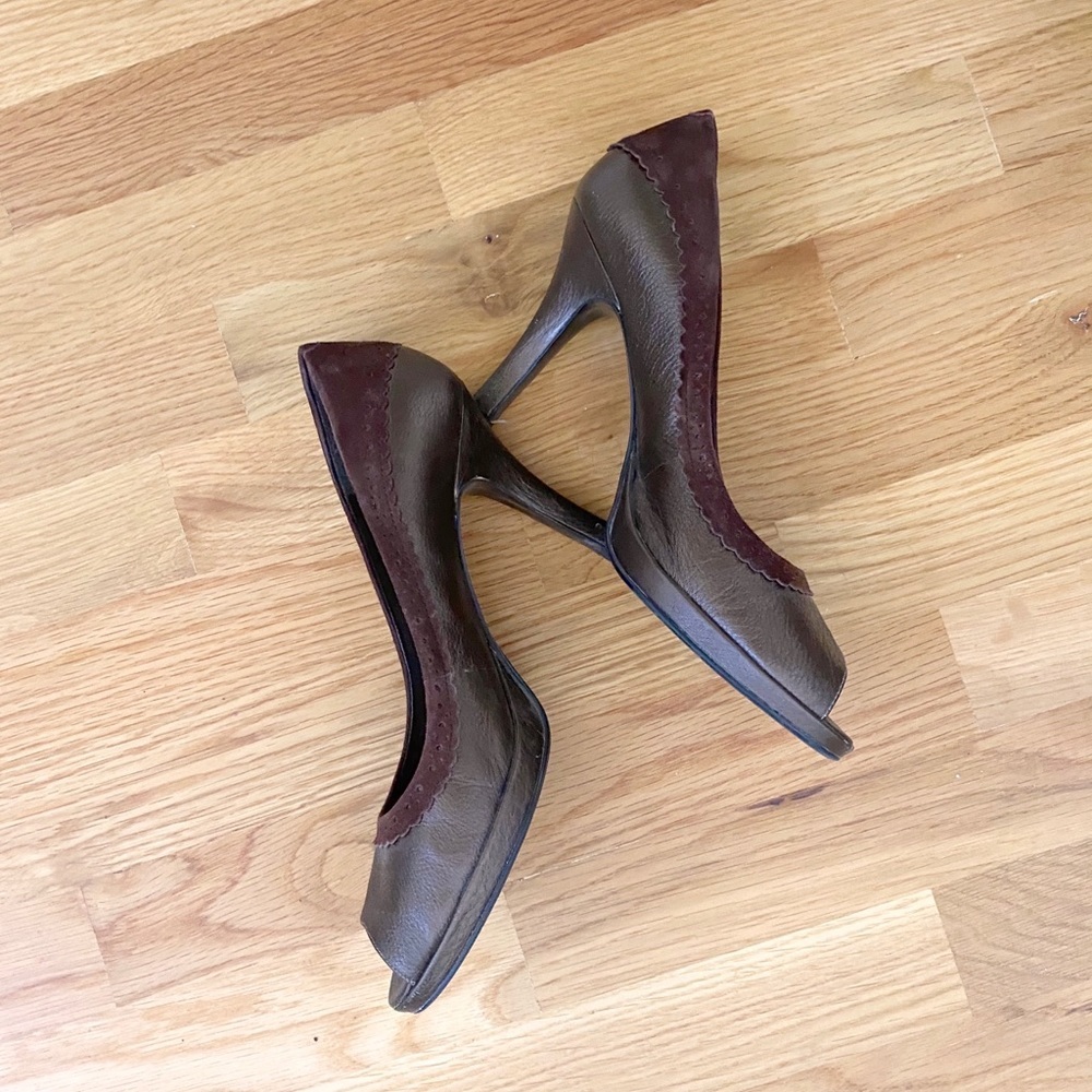 Bandolino Brown Leather & Suede Peep Toe Heels